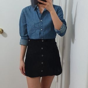 Uniqlo chambray denim button up shirt